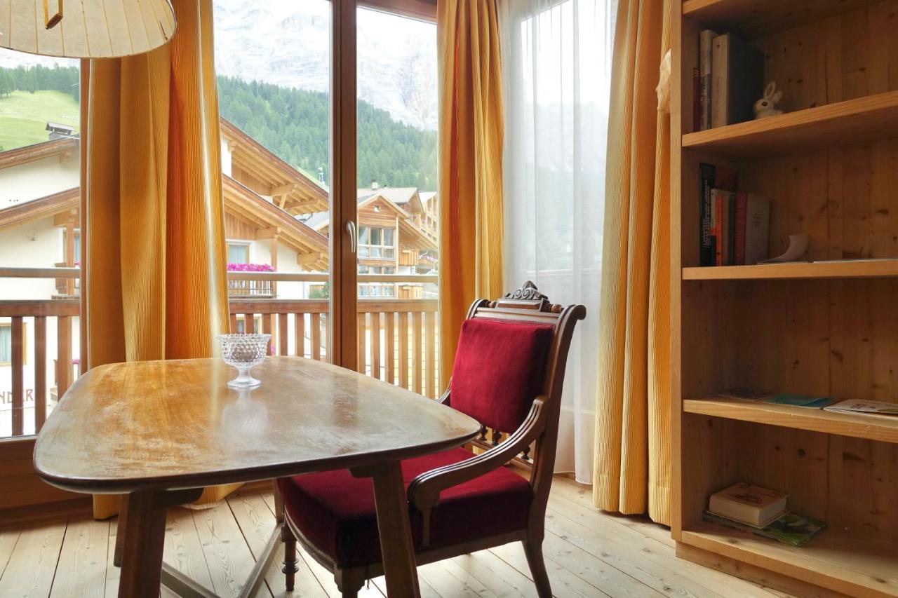 Apartments Da La Vedla Flats San Cassiano  Exterior photo