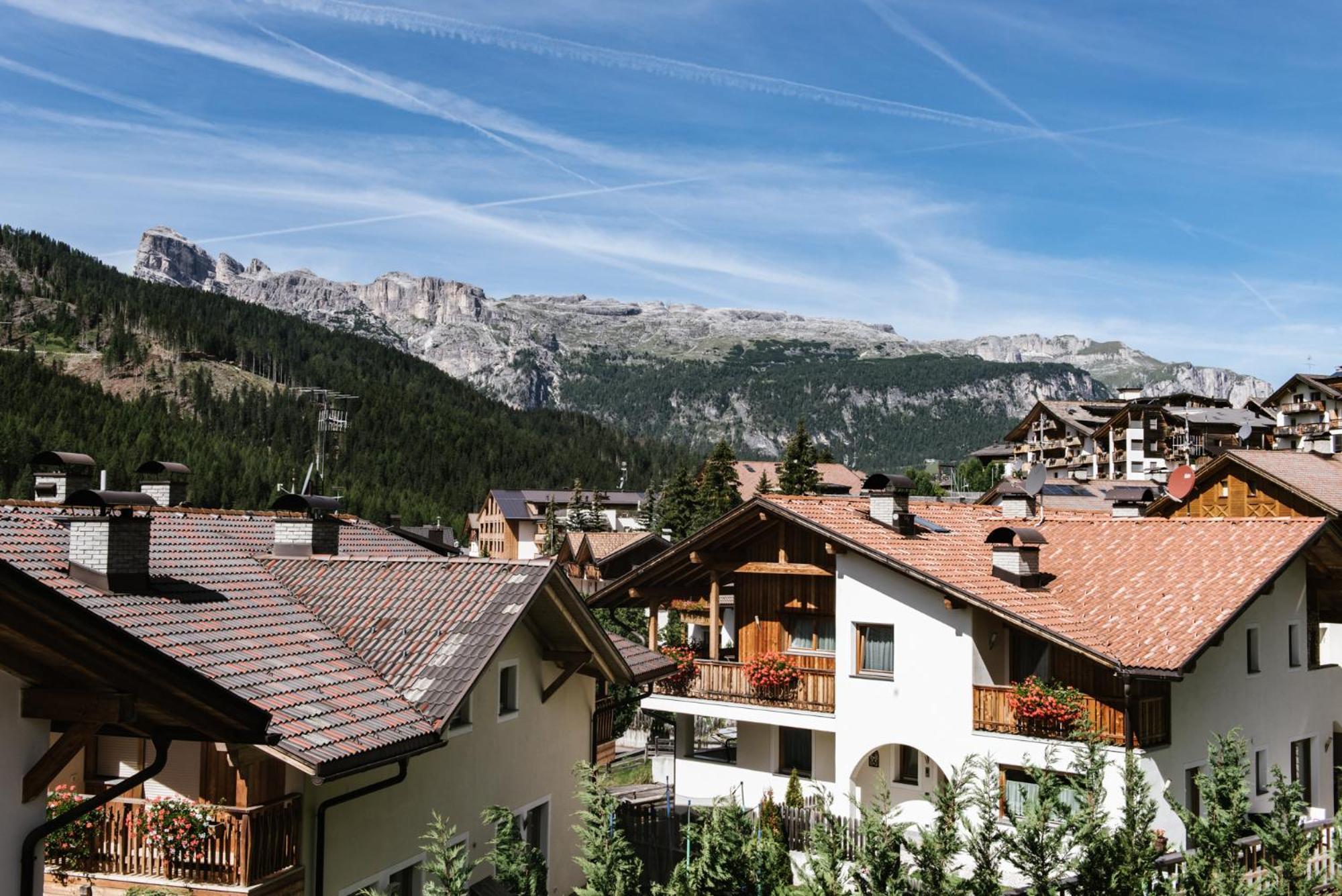 Apartments Da La Vedla Flats San Cassiano  Exterior photo