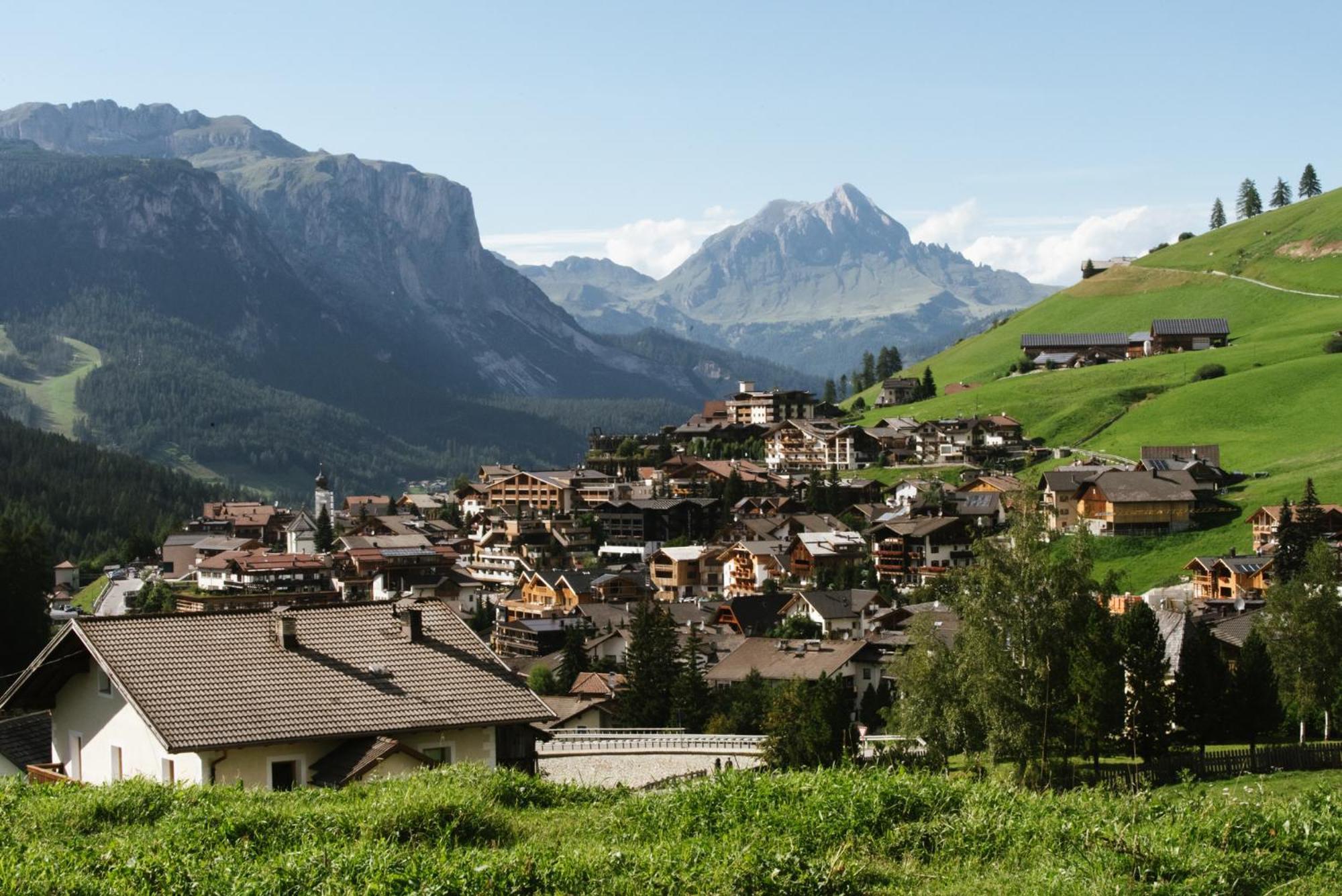 Apartments Da La Vedla Flats San Cassiano  Exterior photo