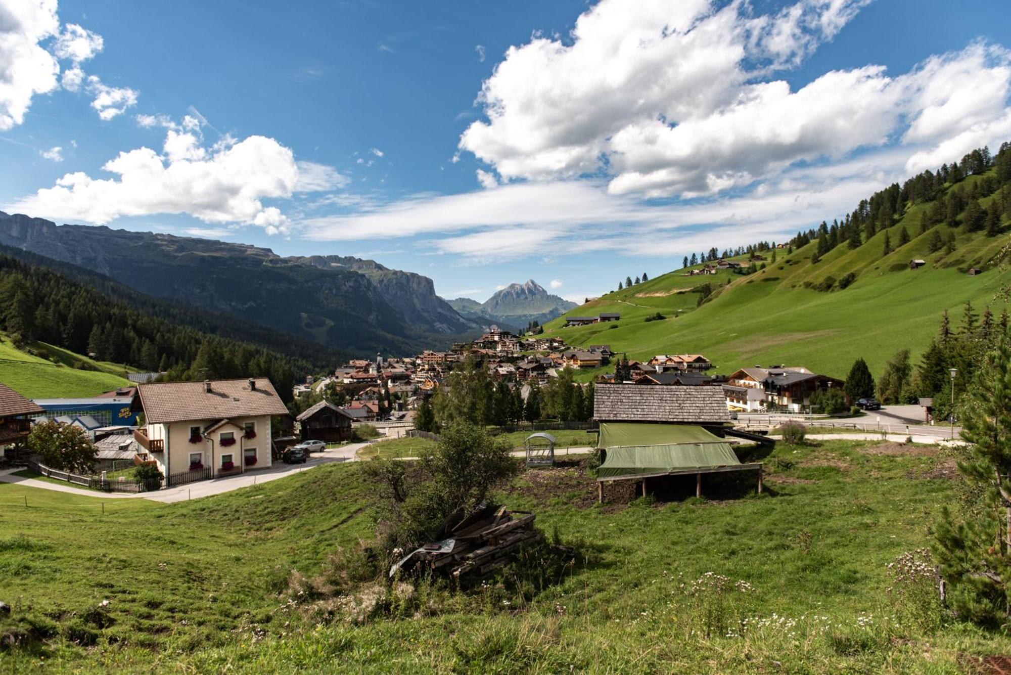 Apartments Da La Vedla Flats San Cassiano  Exterior photo